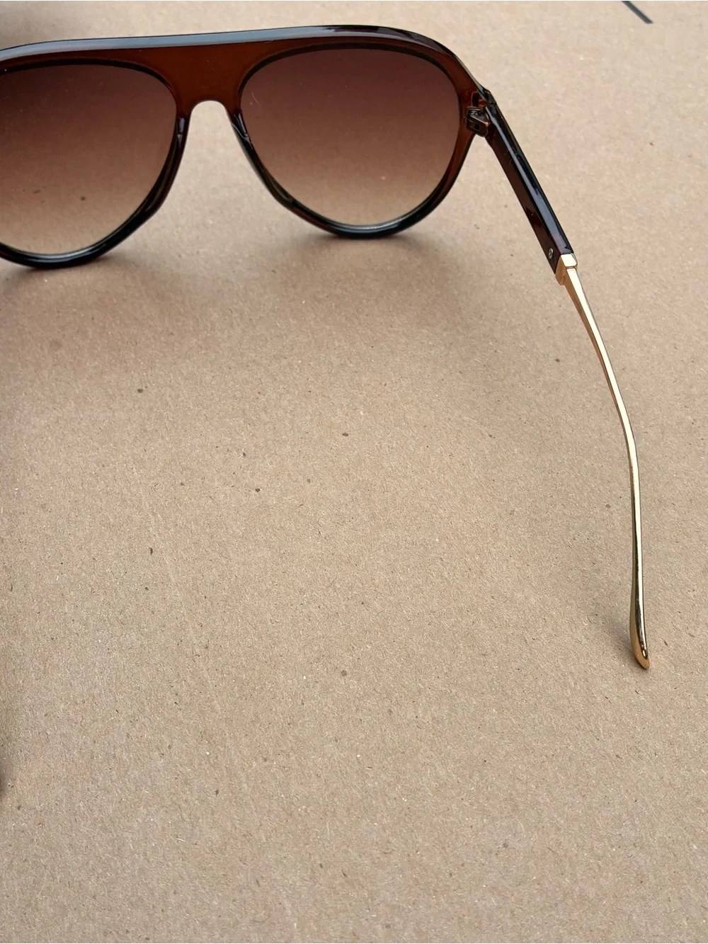 Women’s Brown Gradient Aviator Sunglasses